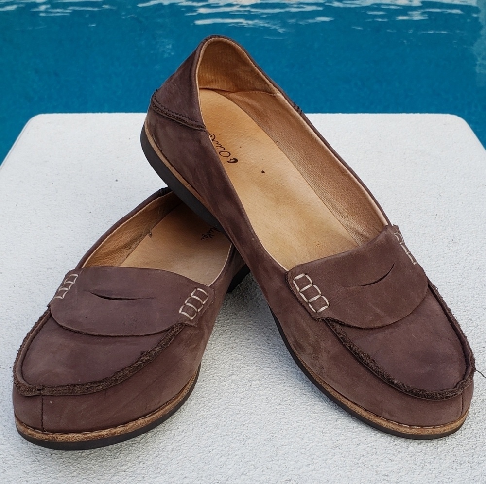 EUC OluKai Women's Brown Suede Penny Loafers